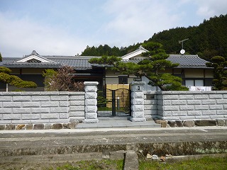 和歌山 橋本市 T邸 / 庭、外構工事、 コブだし門柱、塀、門扉、建仁寺垣