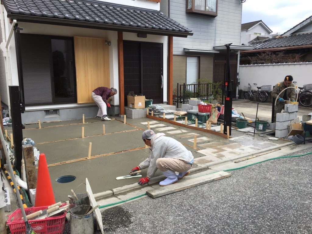 大阪　富田林市　外構工事、門柱、ガレージ工事