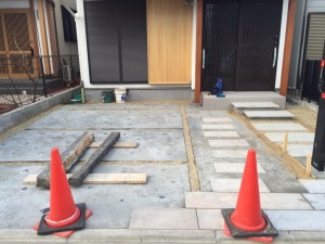 大阪　富田林市　外構工事、エクステリア（フェンス工事、ジャリ敷きなど）