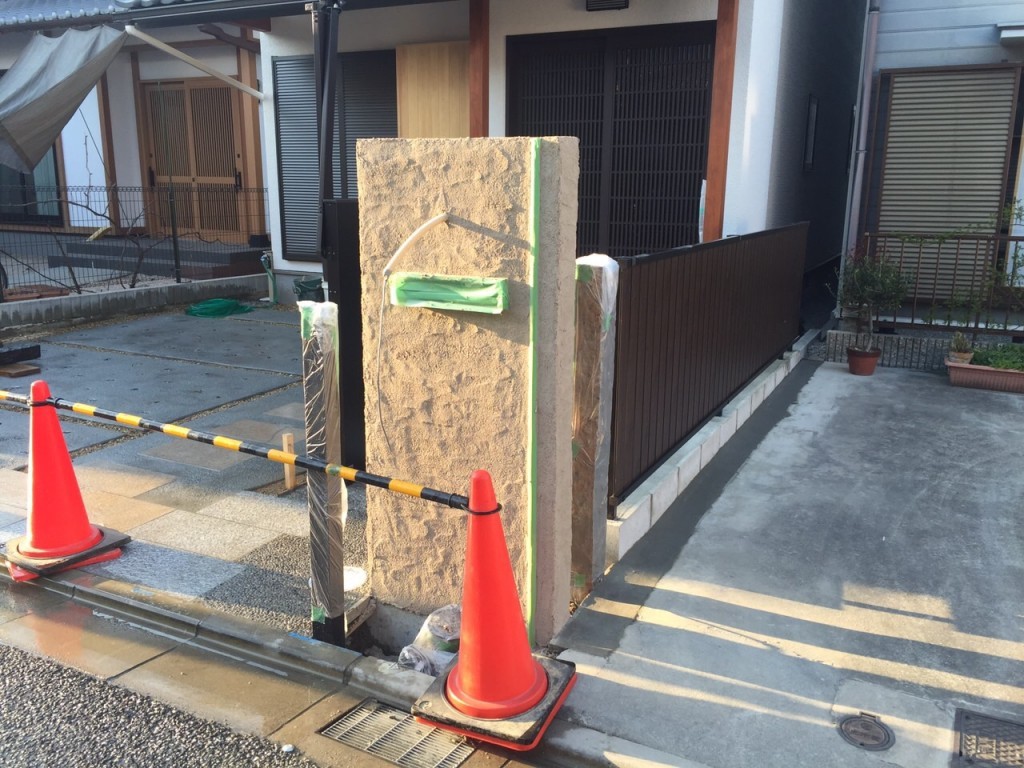 大阪　富田林市　外構工事（門柱塗り壁、仕上げ工事）