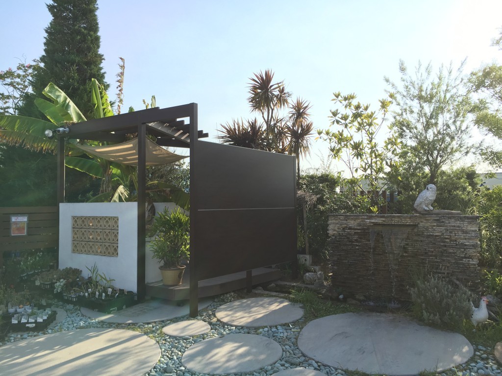 アジアンの庭のゾーンをリフォームしました（木彫アルミフレーム、エバーアートボード）