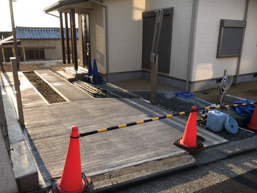 大阪　堺市上野芝　庭つくり、外構工事、エクステリア　完成間近。