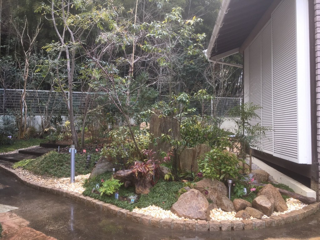 大阪　富田林市　M様　自然風・雑木林風の庭造り