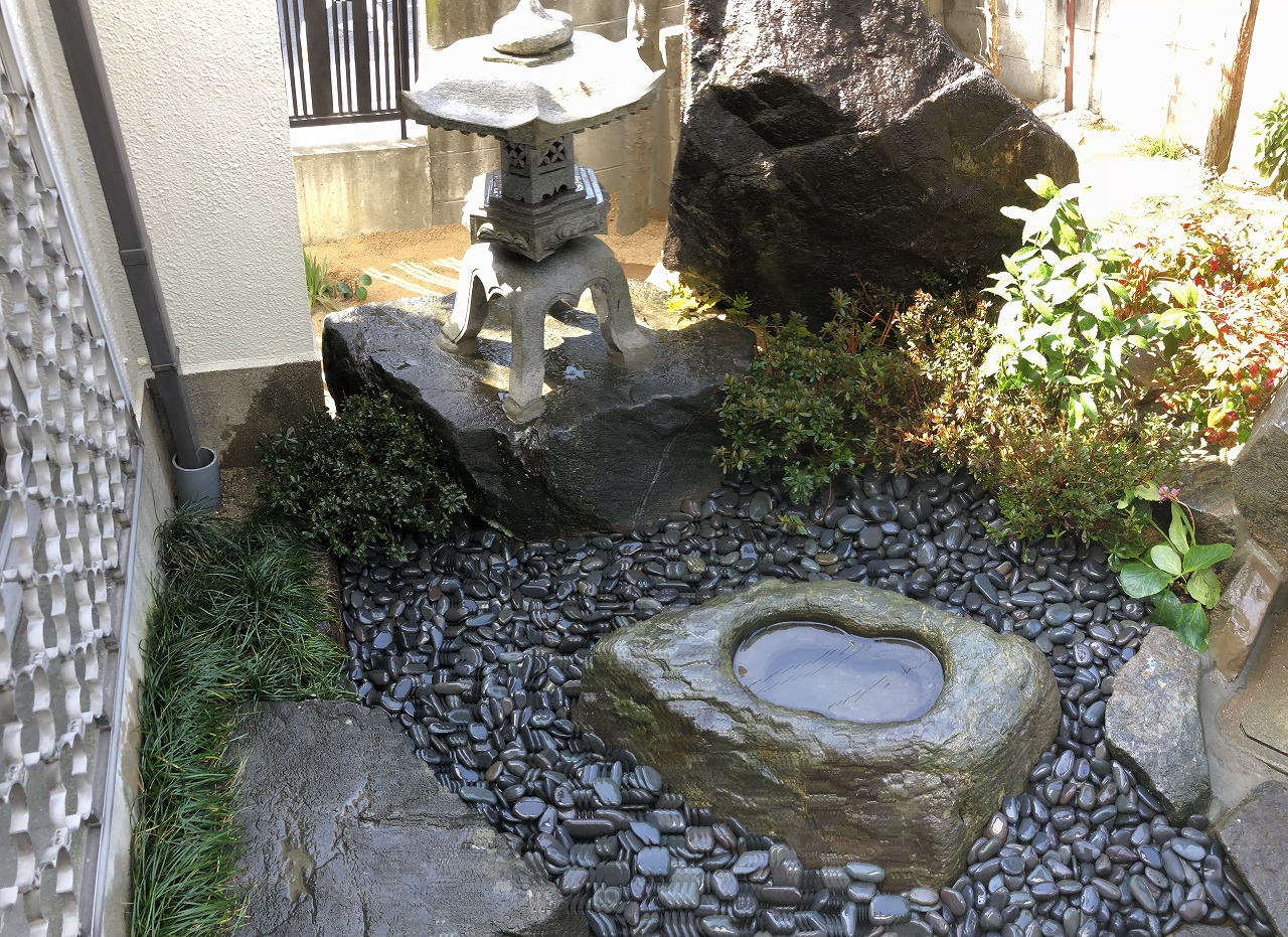 大阪　堺市　Ｍ様　和風の庭リフォーム、重さ3トン500キロの庭石一時あずかり後日据えなおし